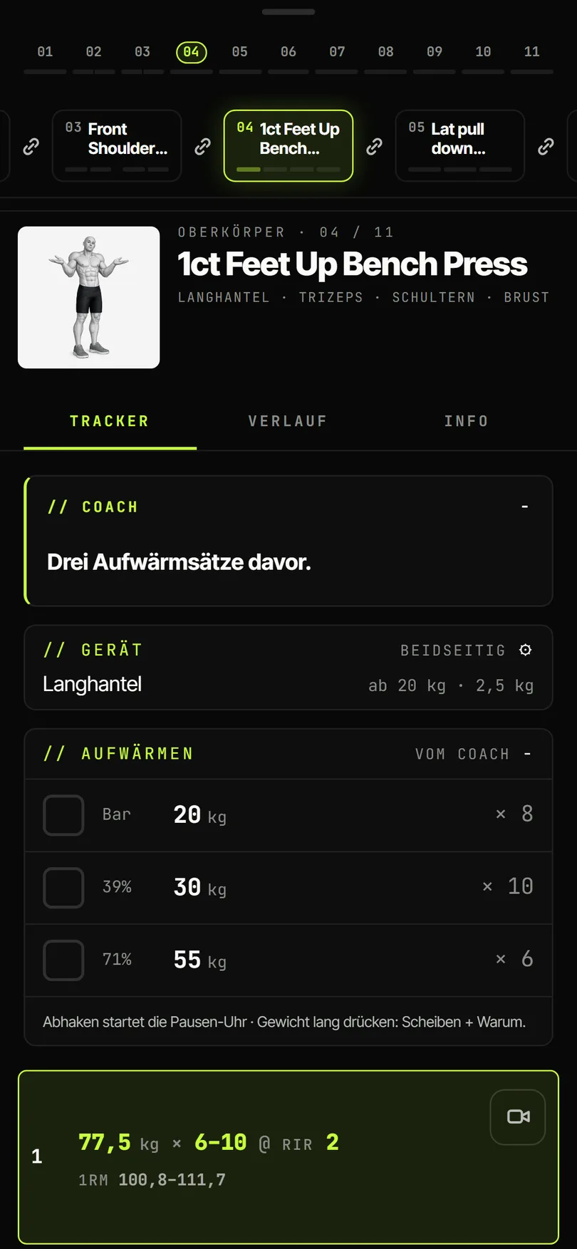 Tracker am Handy: Hinweis vom Coach, Aufwärmsätze und der vorgeschlagene Arbeitssatz 77,5 kg × 6–10 @ RIR 2